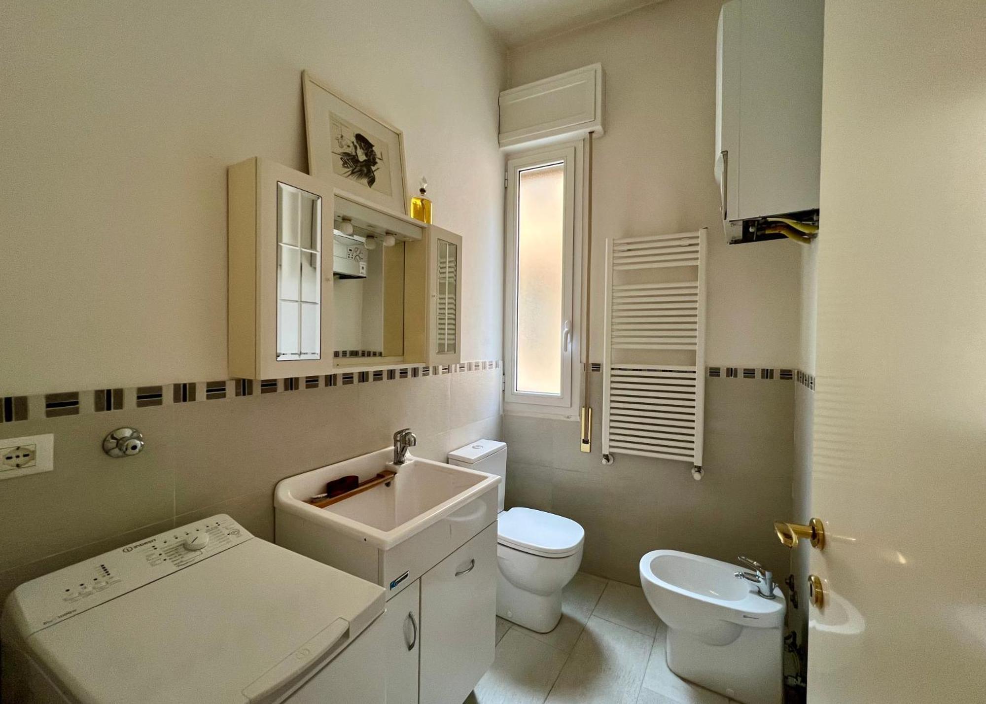 Charming Apartment Near Saragozza Bologna Bagian luar foto
