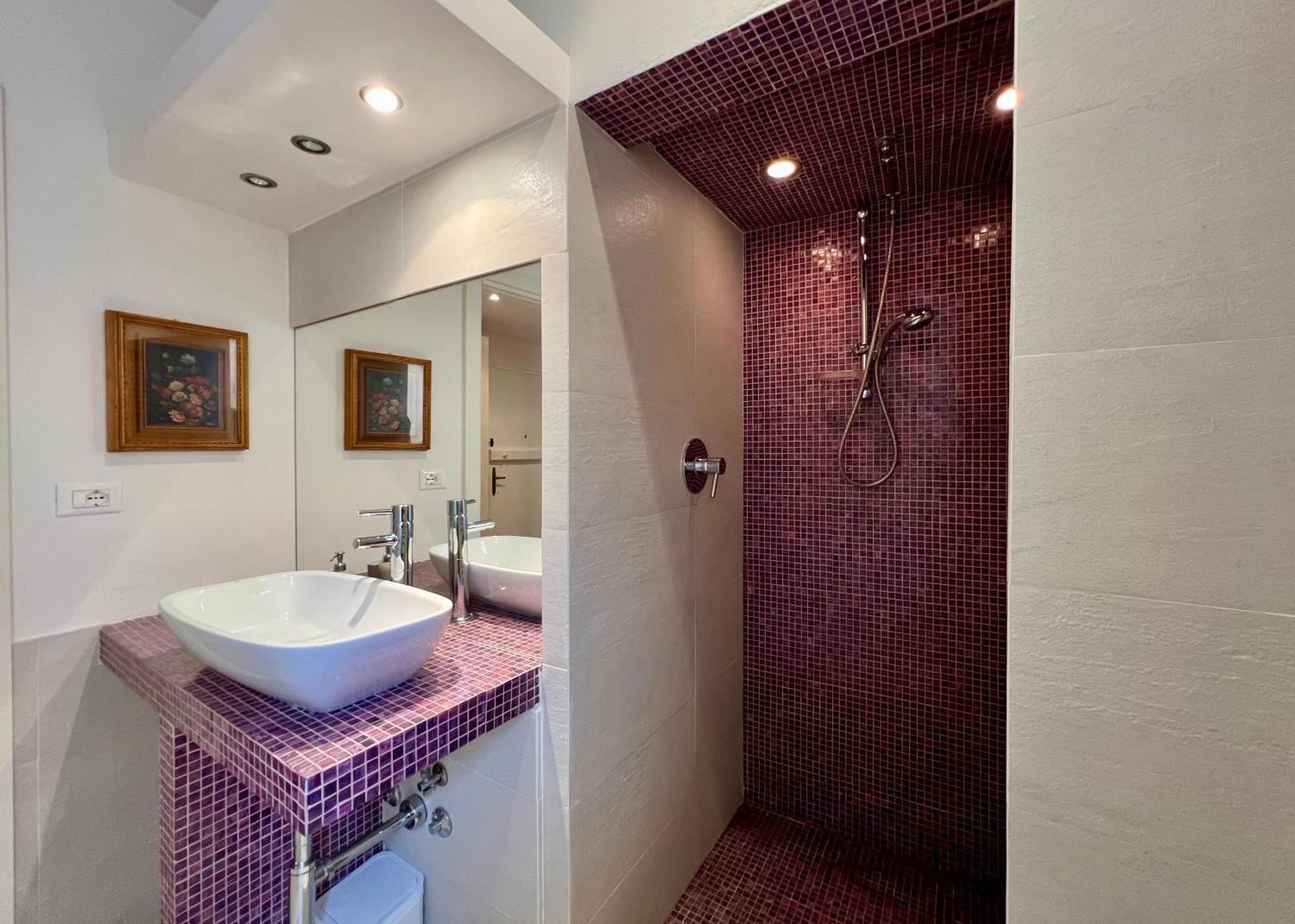 Charming Apartment Near Saragozza Bologna Bagian luar foto
