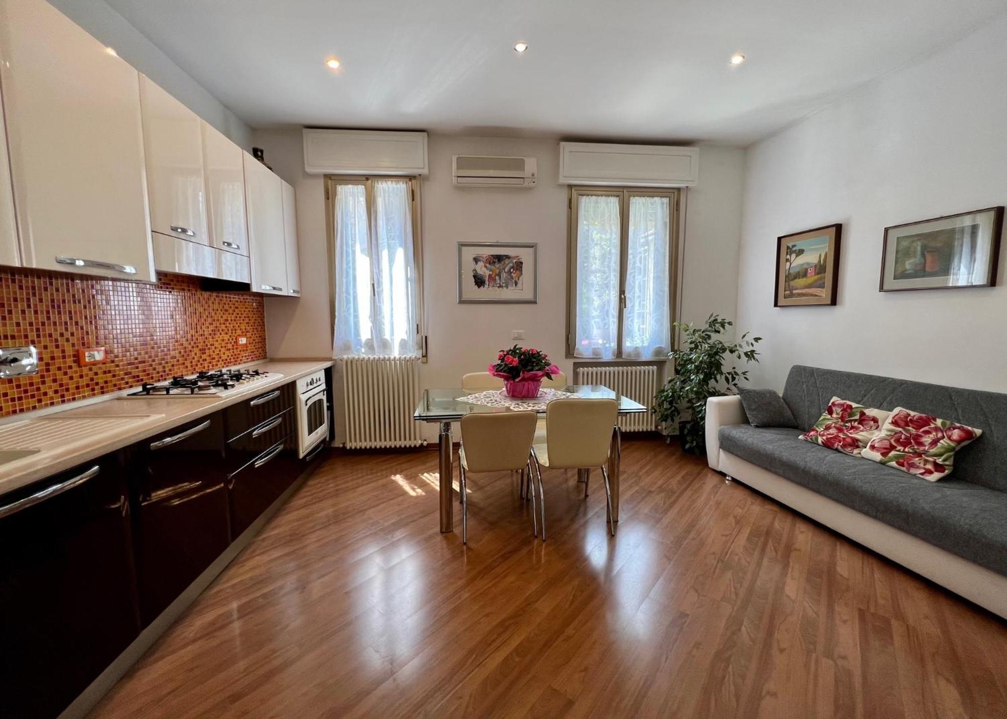 Charming Apartment Near Saragozza Bologna Bagian luar foto